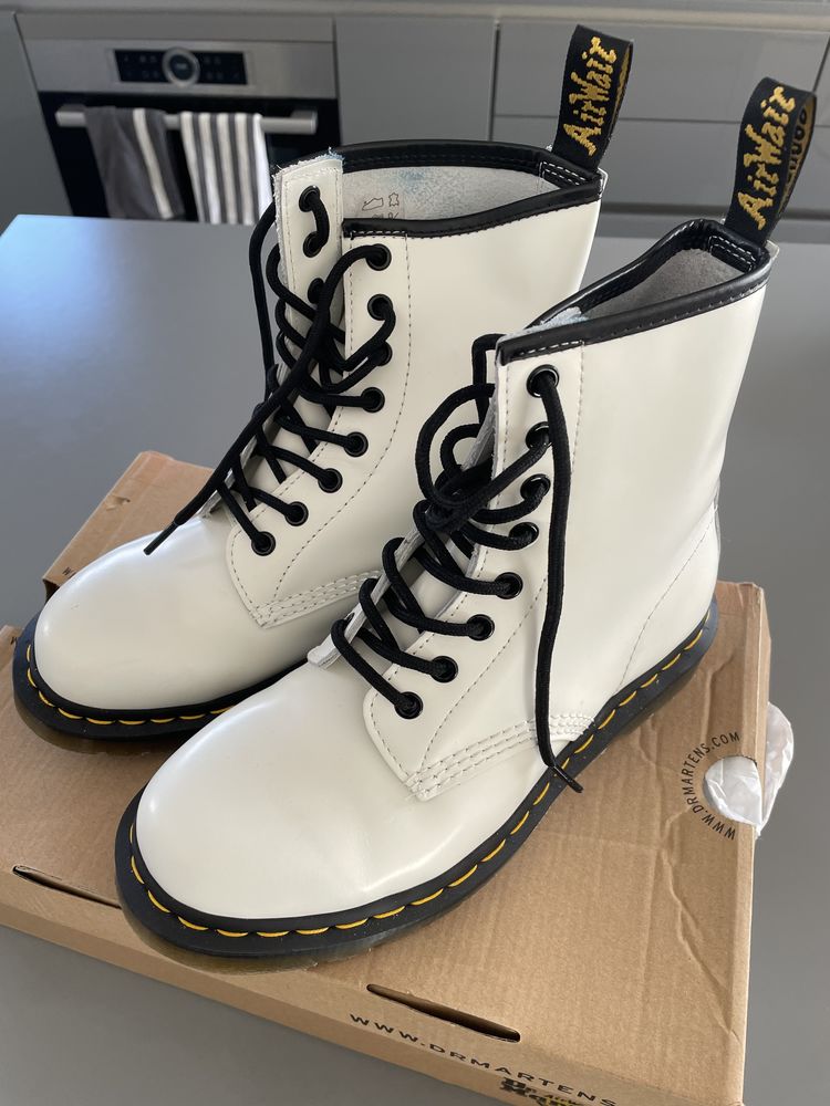 chaussures 99 Chamb�ry (73)