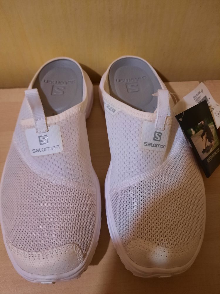 CHAUSSURES... 40 Bobigny (93)