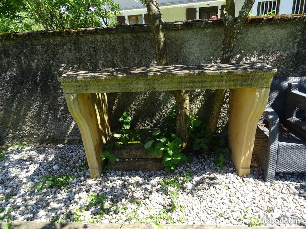 Chemin�e ancienne du XV en pierre dor� 1450 Saint-Jean-de-Gonville (01)