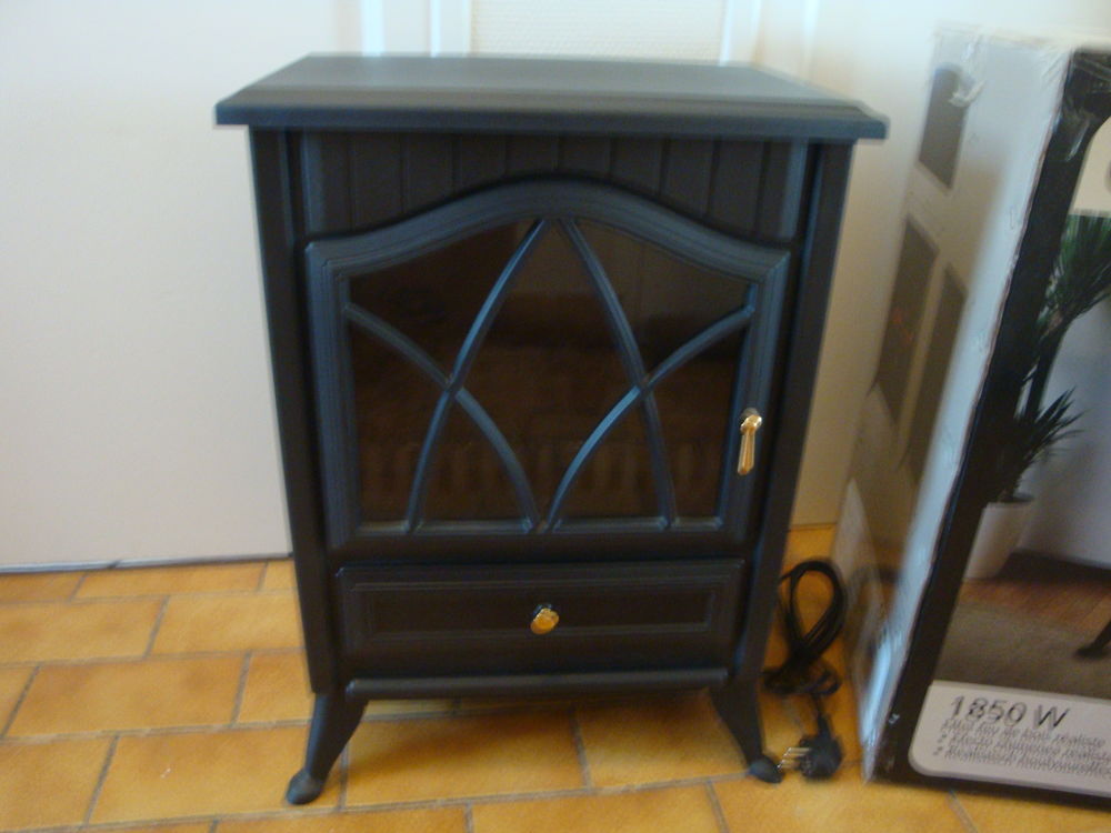 Chemin�e d�corative NEUVE - cause d�m�nagement 45 Ch�teauneuf-du-Faou (29)