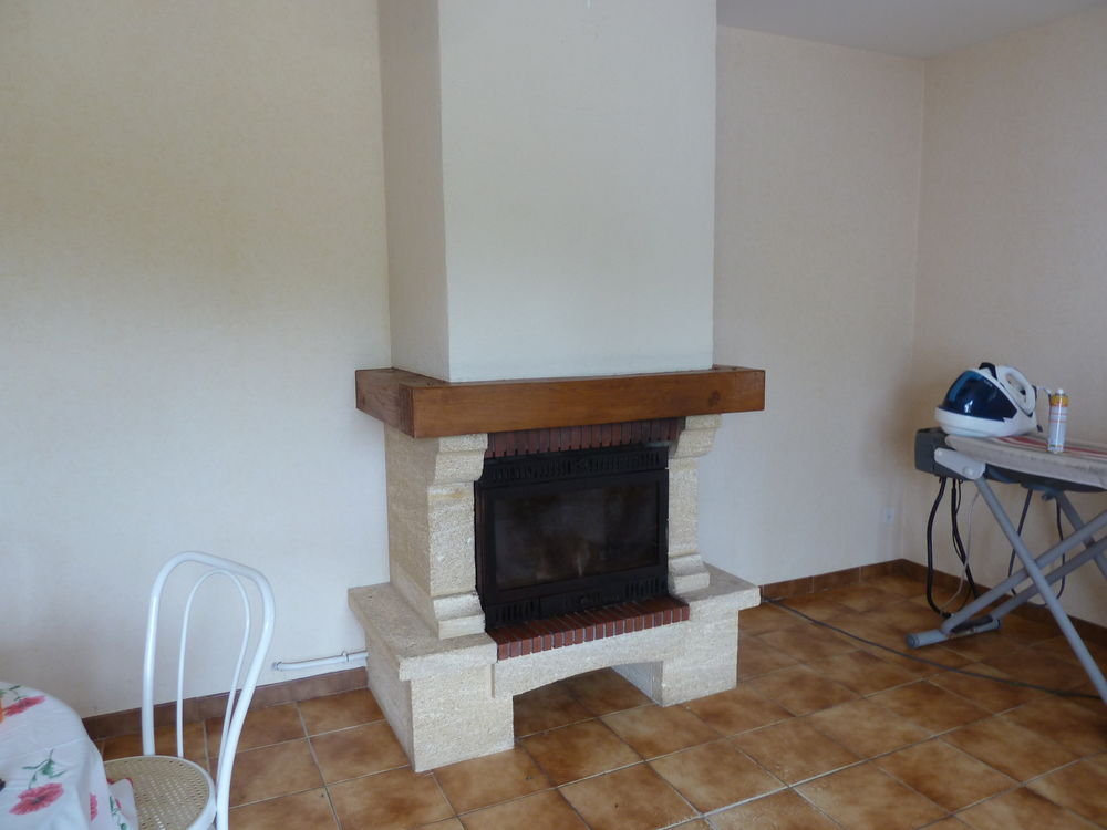 Chemin�e en pierre du Gard 200 Coutras (33)