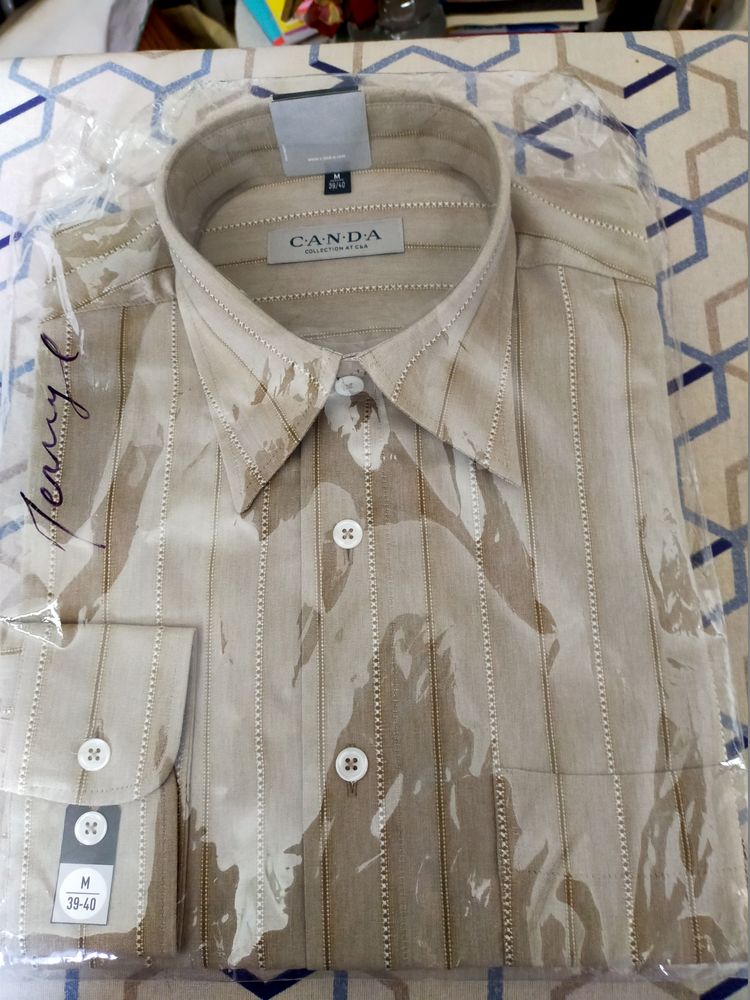 chemise C.A.N.D.A beige foncé à légères rayures blanches col 9 Savigny-sur-Orge (91)