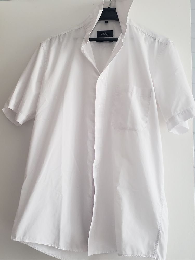 Chemise blanche manches courtes 2 Nanterre (92)