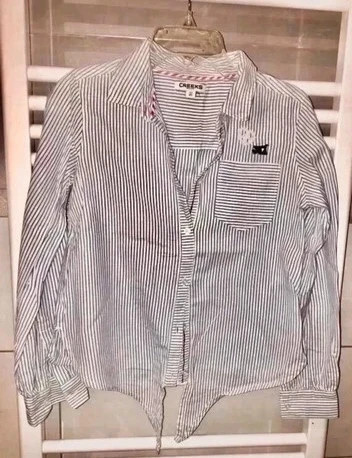 Chemise Creeks 12 ans neuve � 8 euros
8 Montr�al (32)