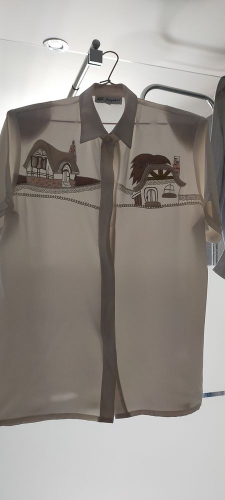 Chemise Femme unie blanche cr�me manches courtes d'alex Barg 8 Savigny-sur-Orge (91)