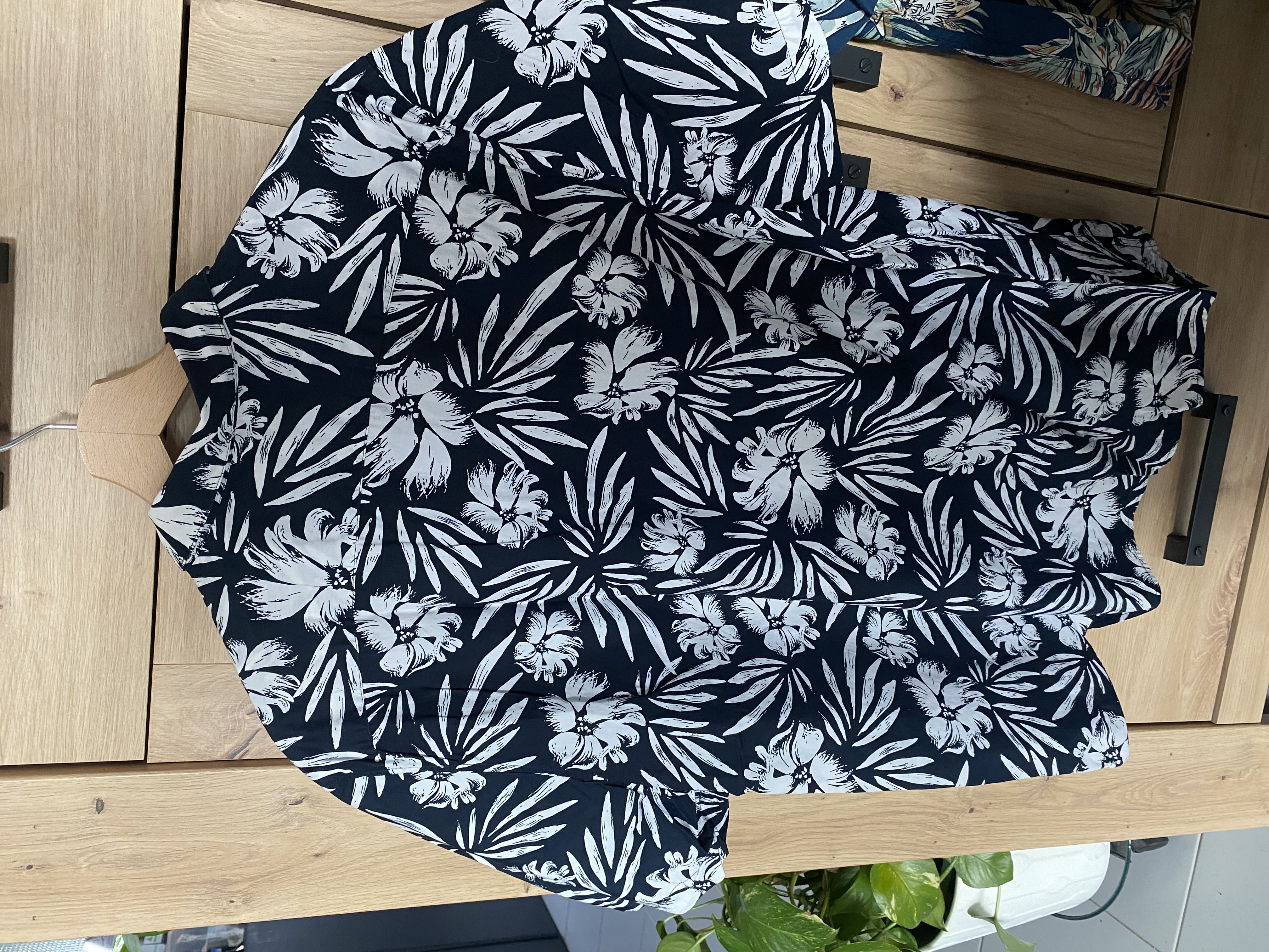 Chemise Florale Noir et Blanc - Manches Courtes 2xxl 15 Toulon (83)