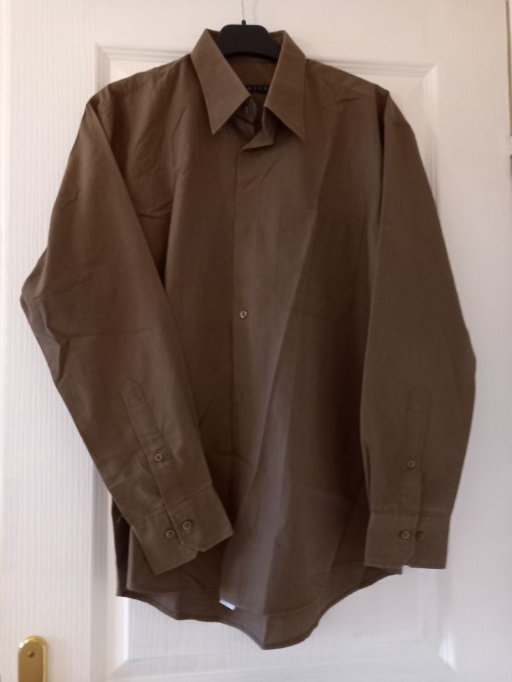 Chemise homme manches longues marron marque Brice taille 3 4 Villiers (86)