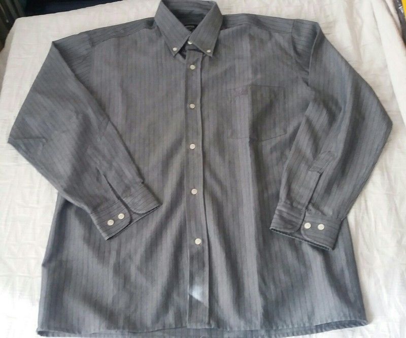 Chemise Hugo BOSS L  XL RAYE
40 Lognes (77)