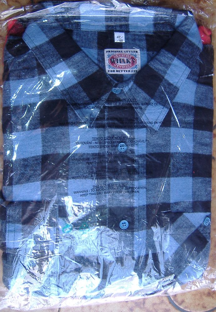 Chemise Neuve en Flanelle ? Noire et blanche - Taille 6 - 25 Clermont-Ferrand (63)