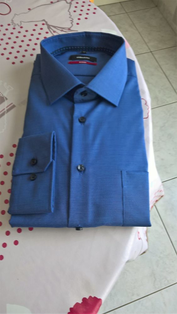 CHEMISE NEUVE 0 Castelsarrasin (82)
