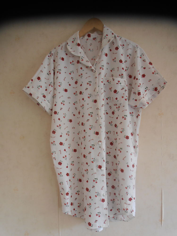 Chemise de nuit fleurie (82) 15 Tours (37)