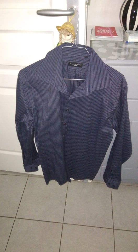 chemise pour homme bleu marine a raies blanches 8 La Seyne-sur-Mer (83)