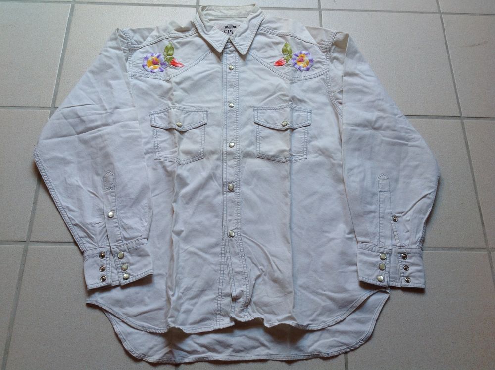 CHEMISE REPLAY BLANCHE BROD�E BOUTONS NACRE Envoi Possible
45 Tr�gunc (29)