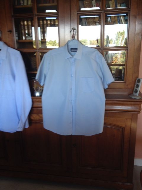 Lot de 4 chemisettes 40 Jouy-en-Josas (78)