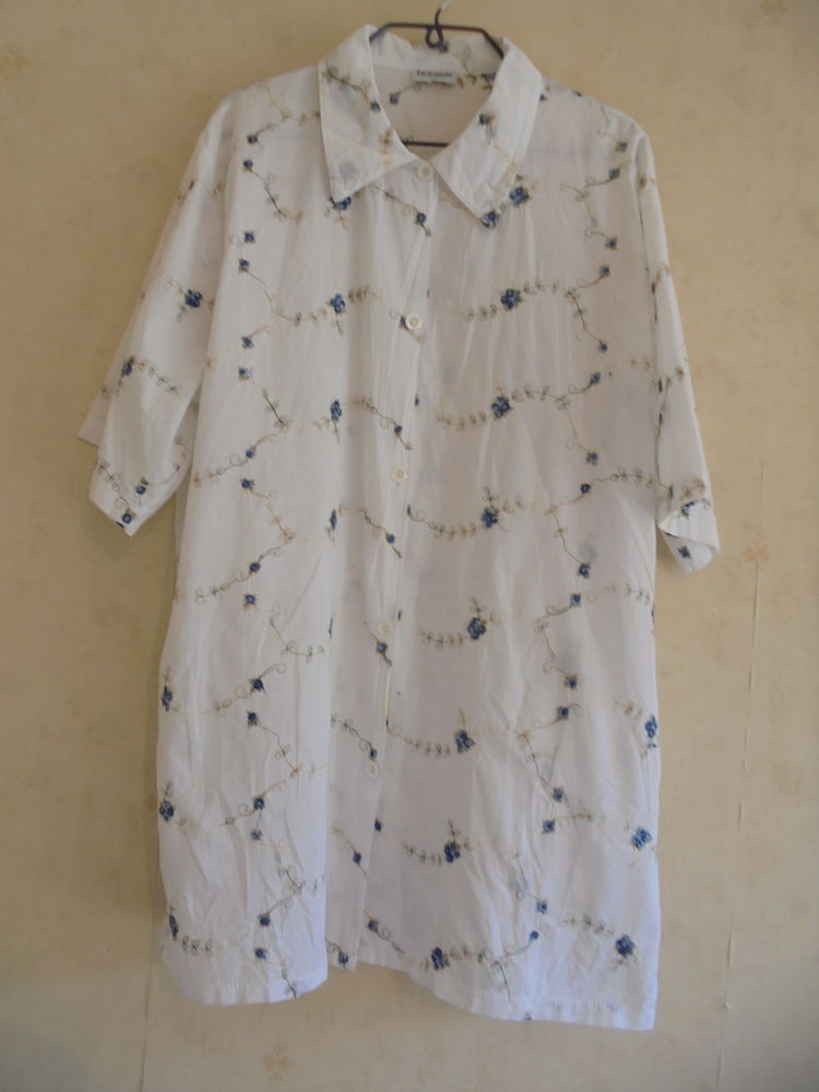 Chemisier blanc brod� (93) 10 Tours (37)