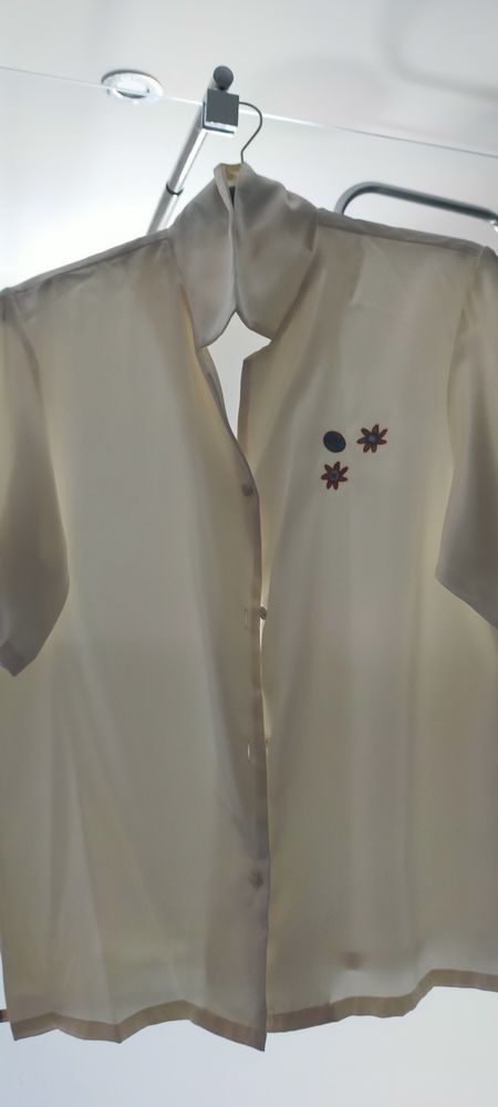 chemisier  uni blanc cass� de chez C&A 8 Savigny-sur-Orge (91)