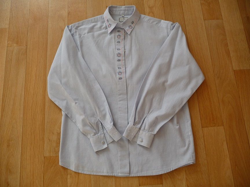 Chemisier bleu ciel brod� th�i�res &tasses T.38 marque HAZAN 20 Celles-sur-Belle (79)