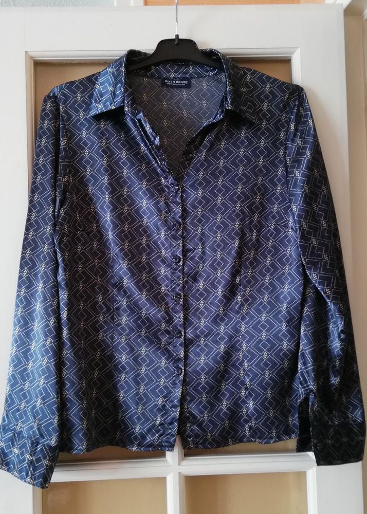 Chemisier femme  Your sixth sense . 12 Asni�res-sur-Seine (92)