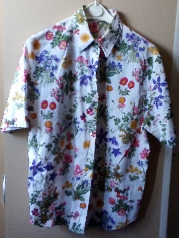 Chemisier � manches courtes fleuri 5 Caen (14)