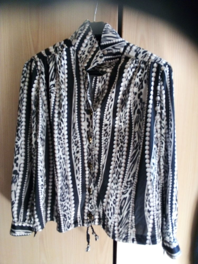 Chemisier � manches longues AFIBEL motifs perles 5 Caen (14)