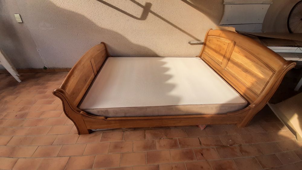 LIT ch�ne massif avec son sommier Andr� Renault 0 Noves (13)