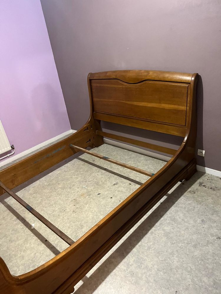 Lit ch�ne massif 2 personnes + sommier+2 tables de chevet 800 Chauny (02)