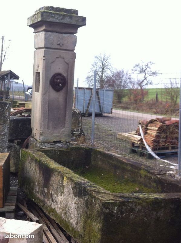 Cherche auge , bassin de pierre 1 Rainville (88)