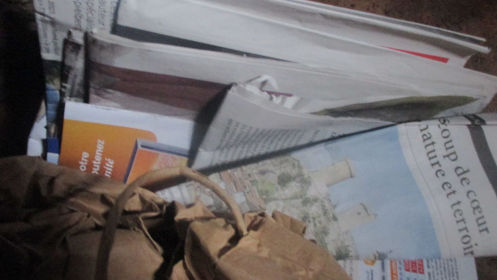 cherche dons gratuit de journeaux pour bruler..... 0 Causse-et-Di�ge (12)