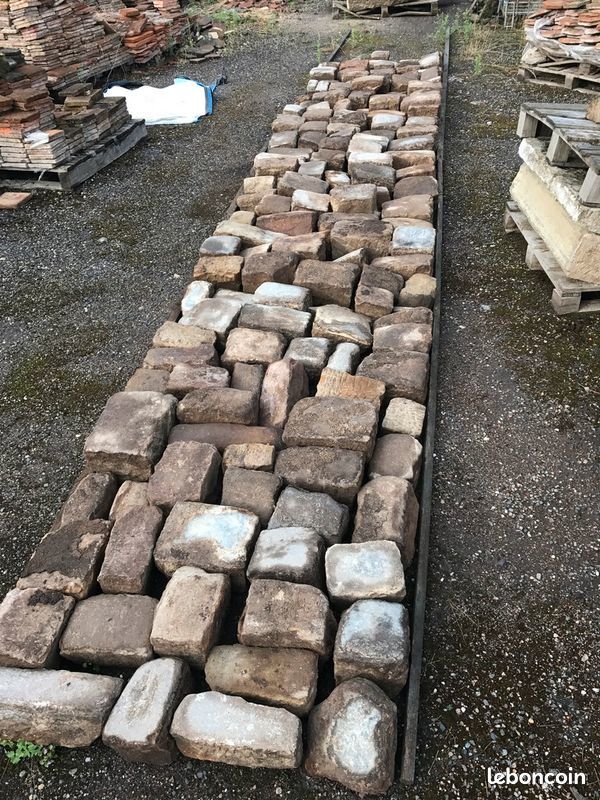 Cherche pav�s ancien 1 Rainville (88)