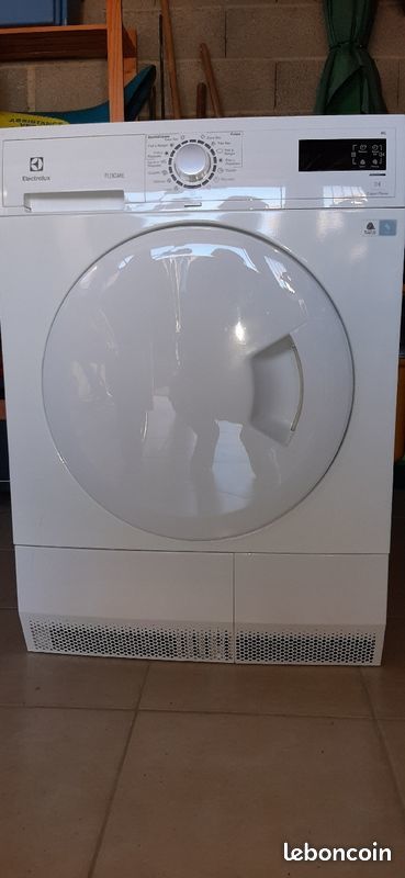 cherche seche linge Electrolux
EN PANNE
model edc
40 Toul (54)