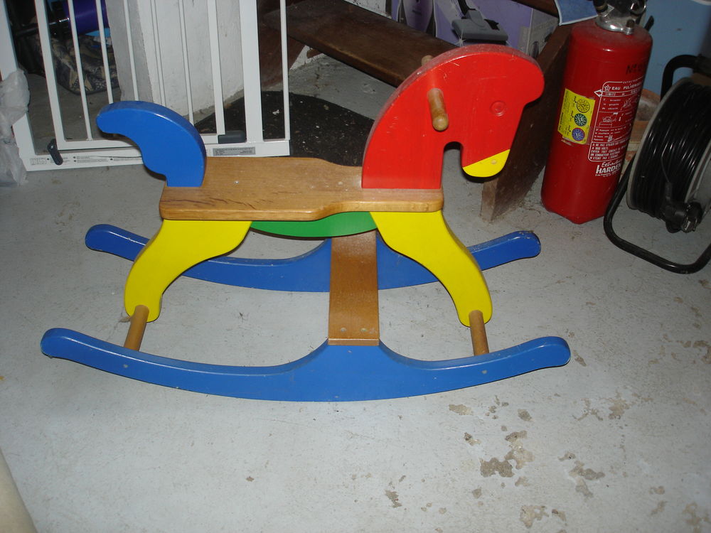 Cheval � bascule 15 Issou (78)