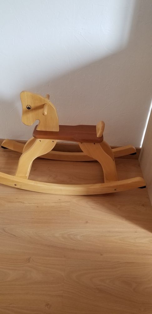 Cheval � bascule 10 Lagardelle-sur-L�ze (31)