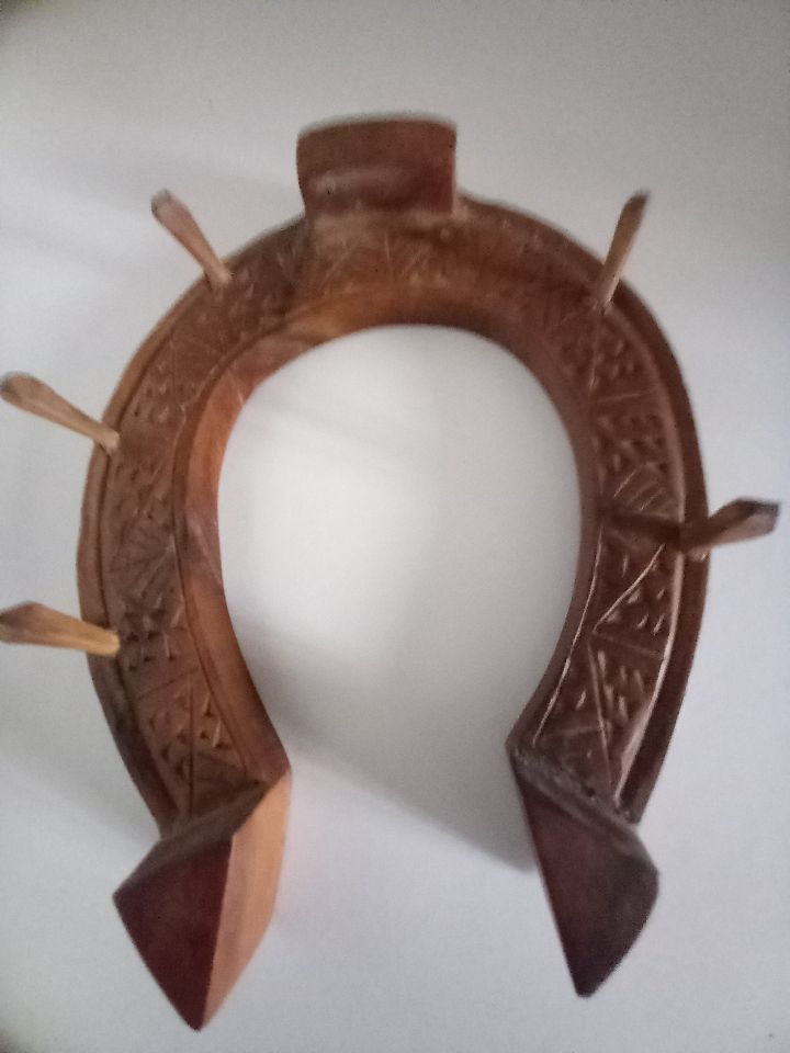 Fer � cheval en bois vintage pour d�co 12 Villiers (86)