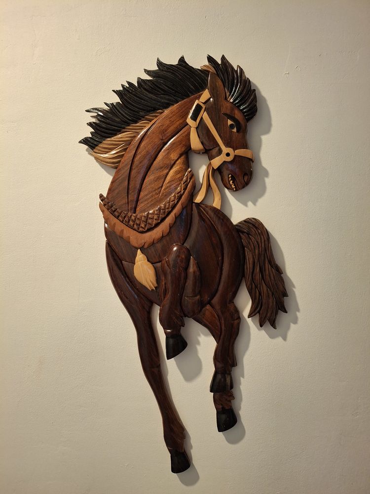 Cheval en marqueterie 15 Lyon 3 (69)