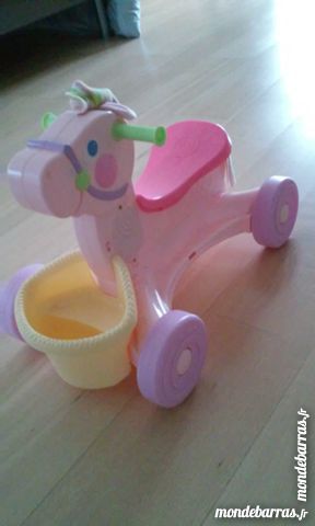 trotteur fisher price rose