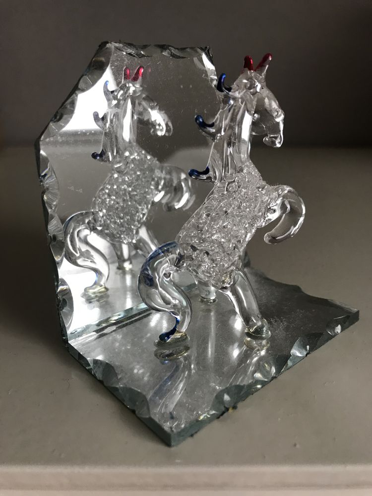 Cheval en verre miniature pos� sur glace miroir 3 Sa�cy-sur-Marne (77)