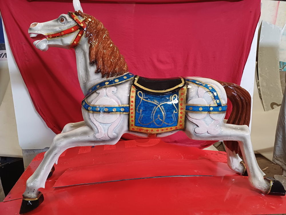 chevaux en bois de man�ge forain 10 Le Bouscat (33)