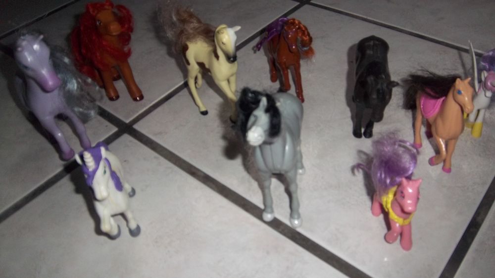 Lot de 8 chevaux diff�rentes tailles licornes 4 Colombier-Fontaine (25)
