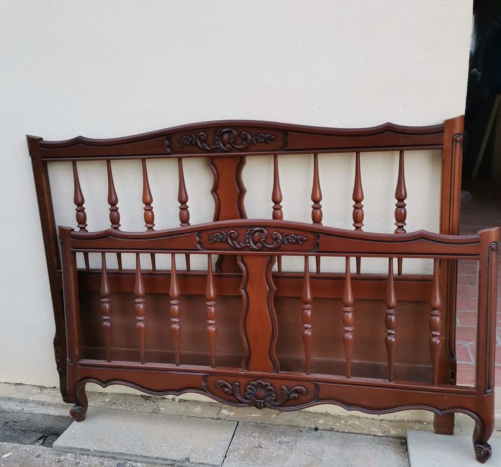 Lit + chevet merisier 100 Daux (31)