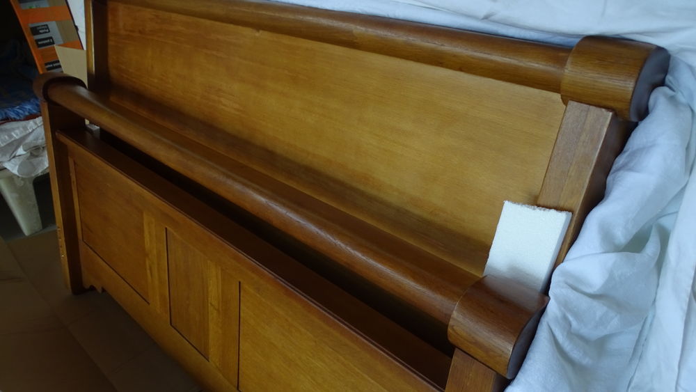  lit  140  +  1 chevet 40 Saint-L�ger-sur-Roanne (42)