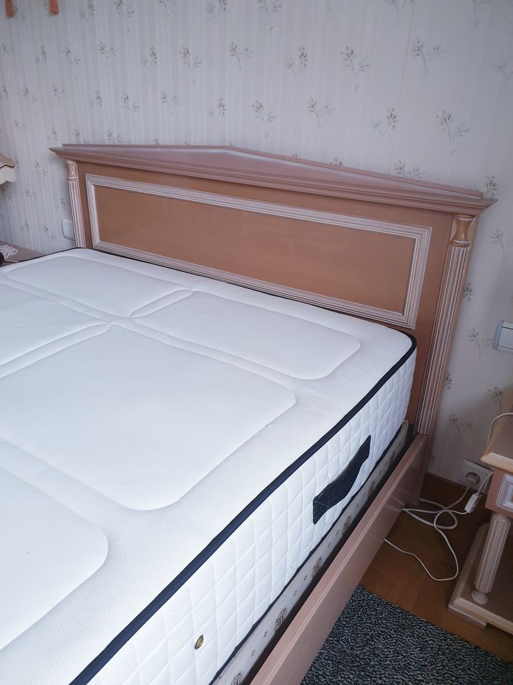 lit 140/190   et 2 chevets de qualit� Hetre c�rus� beige 250 Verri�res-le-Buisson (91)