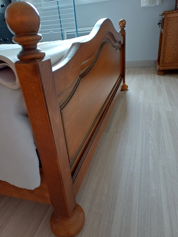 lit + 2 chevets 120 Les C�tes-d'Arey (38)