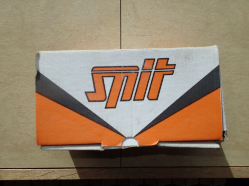 50 chevilles auto-foreuses SPIT 40 Bordeaux (33)