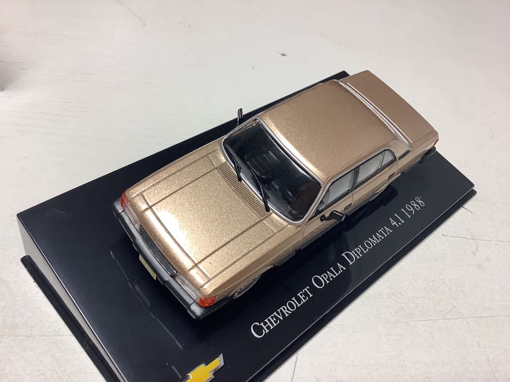 CHEVROLET OPALA DIPLOMATA 1988 1/43 voiture miniature. 8 Al�s (30)