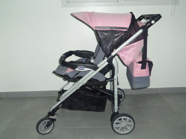 poussette chicco rose et grise