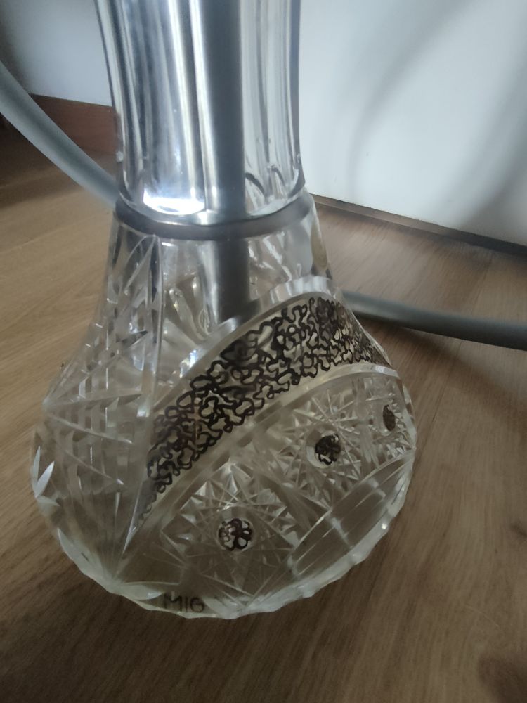 Chicha MIG ARMOUR. une base en verre de boheme travaill�. 80 Montville (76)