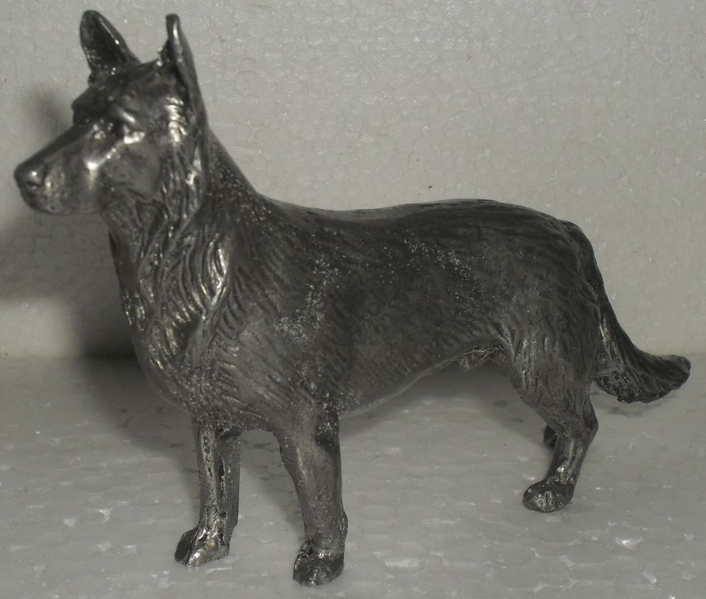 Chien berger allemand en m�tal argent� 360g 40 Montreuil (93)