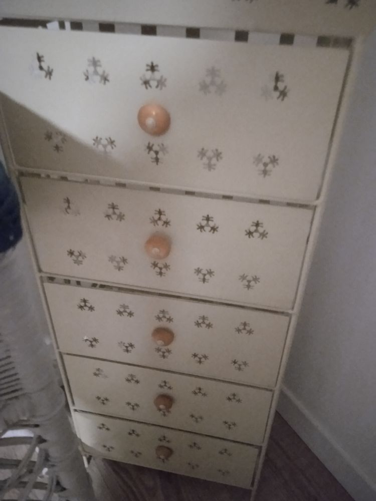 chiffonnier fer forg� (tr�s lourd) hauteur 83, longueur 37, 70 Le P�age-de-Roussillon (38)