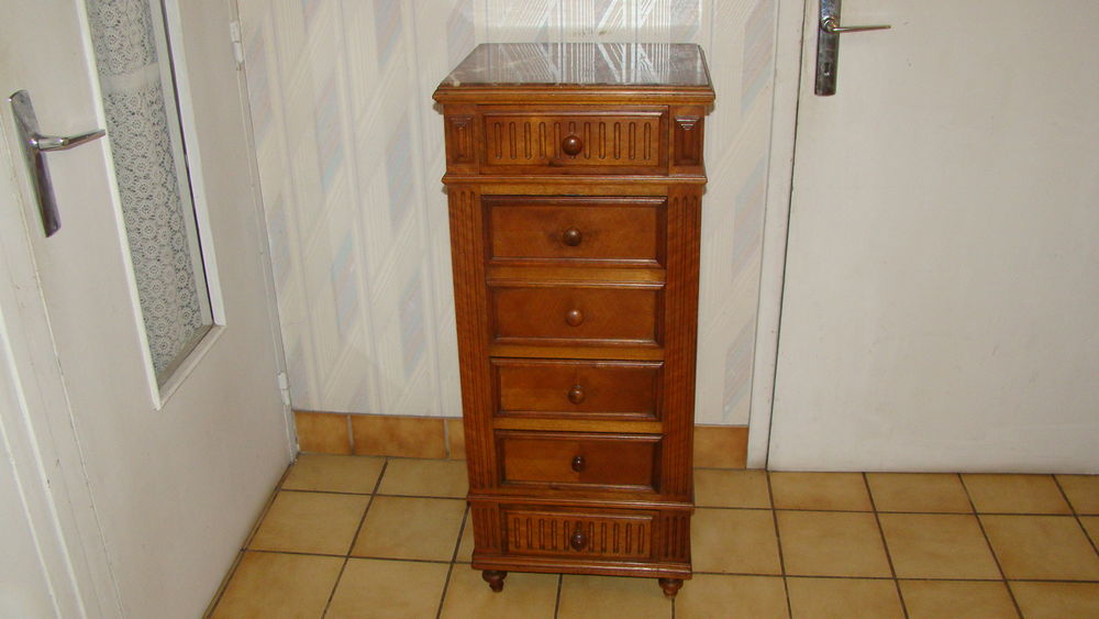 Chiffonnier de style Louis XVI - Epoque XIX�me 350 Gargenville (78)