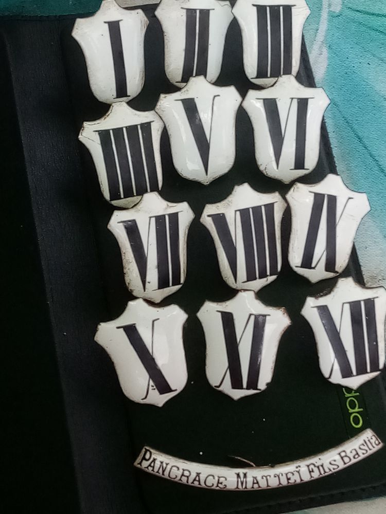 chiffres emaill�s pour pendule 30 Lucciana (20)